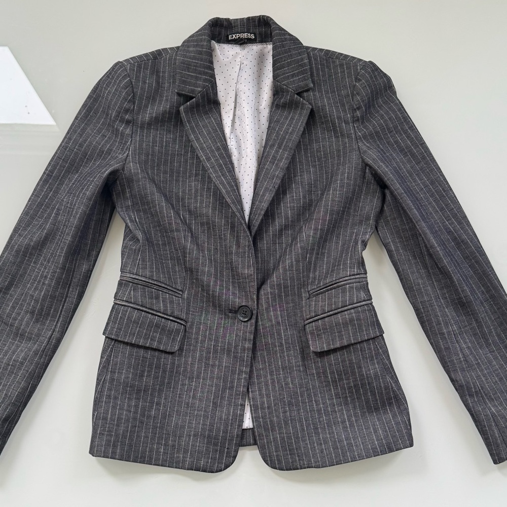 Express Gray Pinstripe Tailored Blazer – Size 4